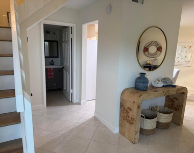 176 Seabreeze Circle - Photo Thumbnail 7