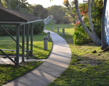 176 Seabreeze Circle - Photo Thumbnail 23