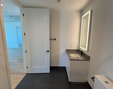 1801 N Pearl Street - Photo Thumbnail 14