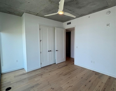 1801 N Pearl Street - Photo Thumbnail 17