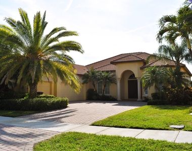 895 Sw Grand Reserves Boulevard Sw - Photo Thumbnail 1