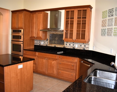 895 Sw Grand Reserves Boulevard Sw - Photo Thumbnail 4