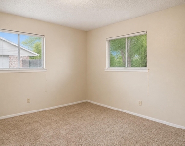 2111 Quail Run - Photo Thumbnail 6