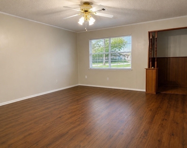 2111 Quail Run - Photo Thumbnail 3