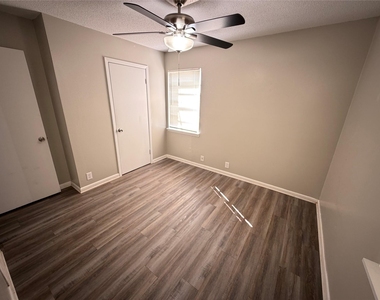 1902 Joslin Street - Photo Thumbnail 8