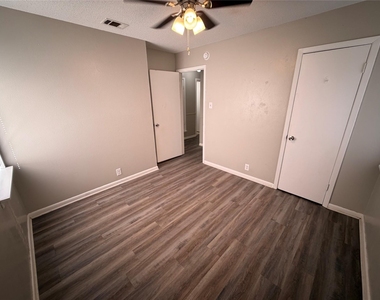 1902 Joslin Street - Photo Thumbnail 11