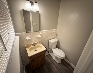 1902 Joslin Street - Photo Thumbnail 9