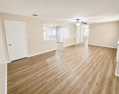 1902 Joslin Street - Photo Thumbnail 2