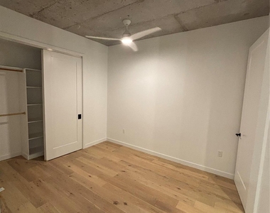 1801 N Pearl Street - Photo Thumbnail 4