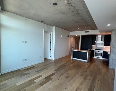 1801 N Pearl Street - Photo Thumbnail 10