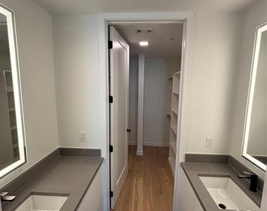 1801 N Pearl Street - Photo Thumbnail 17