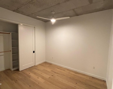 1801 N Pearl Street - Photo Thumbnail 3