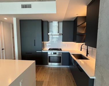 1801 N Pearl Street - Photo Thumbnail 8
