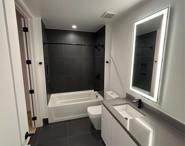 1801 N Pearl Street - Photo Thumbnail 6