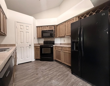 1334 Mimosa Lane - Photo Thumbnail 14