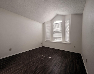 1334 Mimosa Lane - Photo Thumbnail 18