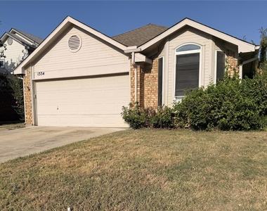 1334 Mimosa Lane - Photo Thumbnail 2