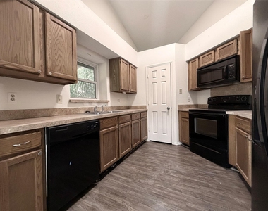 1334 Mimosa Lane - Photo Thumbnail 13