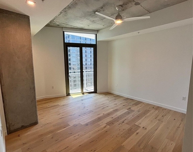1801 N Pearl Street - Photo Thumbnail 12