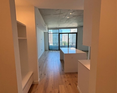 1801 N Pearl Street - Photo Thumbnail 39