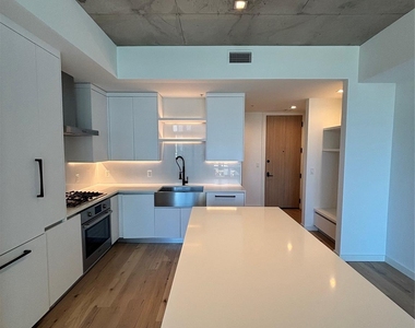 1801 N Pearl Street - Photo Thumbnail 23