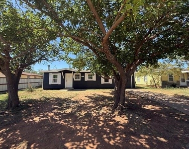 5225 Encino Road - Photo Thumbnail 1