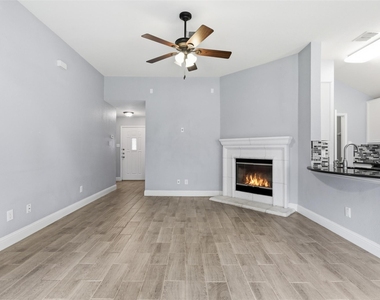 3705 Vista Greens Drive - Photo Thumbnail 11