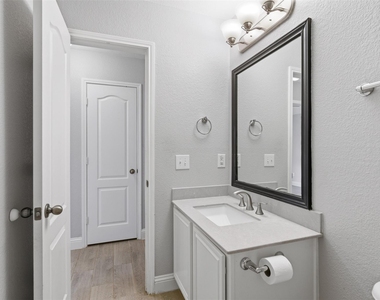 3705 Vista Greens Drive - Photo Thumbnail 25