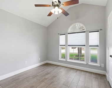 3705 Vista Greens Drive - Photo Thumbnail 22