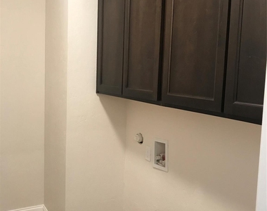 1719 Park Street - Photo Thumbnail 15