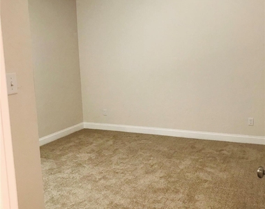 1719 Park Street - Photo Thumbnail 8