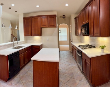 2031 Quail Meadow Lane - Photo Thumbnail 3