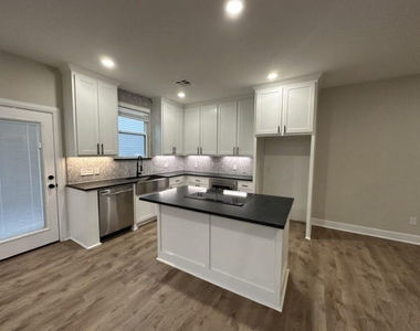 914 W Baker Street - Photo Thumbnail 4