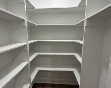 914 W Baker Street - Photo Thumbnail 5