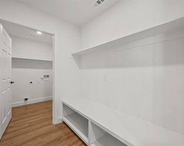 2307 Mill Street - Photo Thumbnail 15