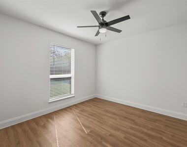 2307 Mill Street - Photo Thumbnail 9
