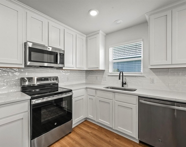2307 Mill Street - Photo Thumbnail 5