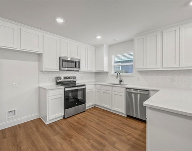 2307 Mill Street - Photo Thumbnail 4