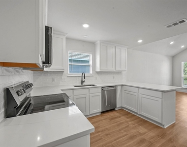 2307 Mill Street - Photo Thumbnail 7