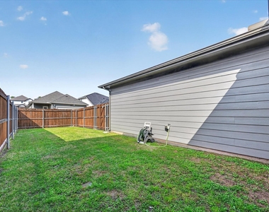 120 Monarch Way - Photo Thumbnail 30