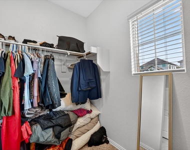 120 Monarch Way - Photo Thumbnail 17