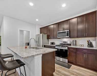 120 Monarch Way - Photo Thumbnail 9