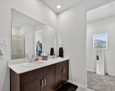 120 Monarch Way - Photo Thumbnail 15