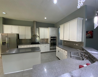 9709 Raven Lane - Photo Thumbnail 6