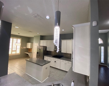 9709 Raven Lane - Photo Thumbnail 5