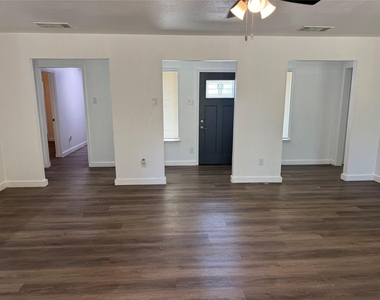 3549 Rio Grande Circle - Photo Thumbnail 4