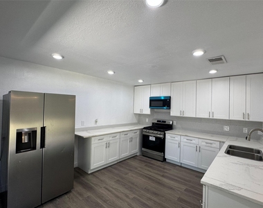 3549 Rio Grande Circle - Photo Thumbnail 6