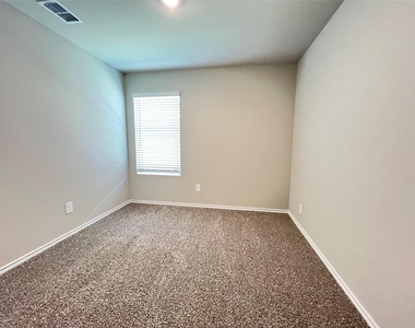 5557 Rollins Drive - Photo Thumbnail 16