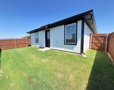 5557 Rollins Drive - Photo Thumbnail 21