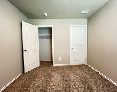 5557 Rollins Drive - Photo Thumbnail 17